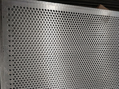 分析镀锌板冲孔网表面缺陷的几种情况